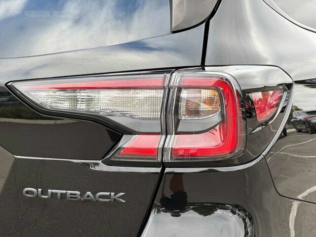 Certified 2025 Subaru Outback Onyx Edition AWD/4WD image 34