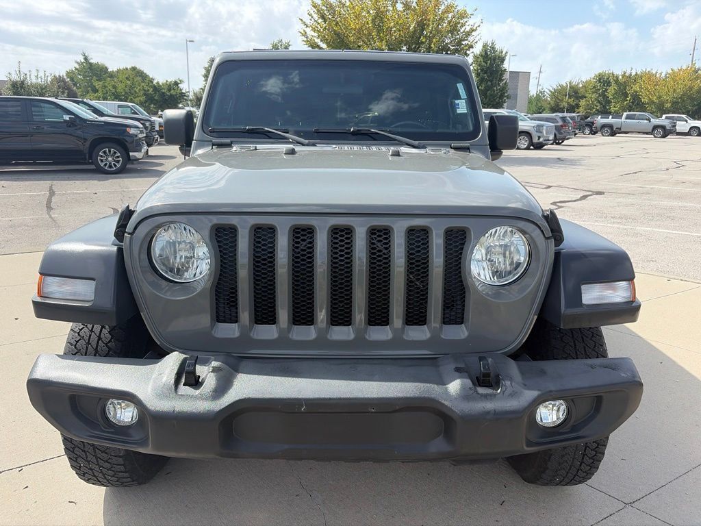 Used 2018 Jeep Wrangler Unlimited Sport S AWD/4WD image 3