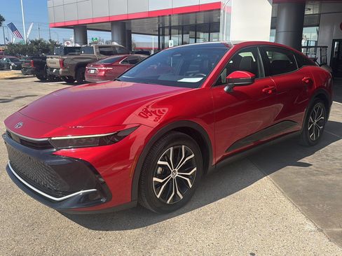 Used 2023 Toyota Crown Limited image 9