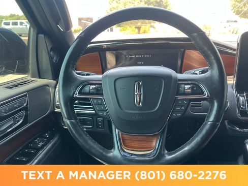 Used 2019 Lincoln Navigator Reserve AWD/4WD image 17