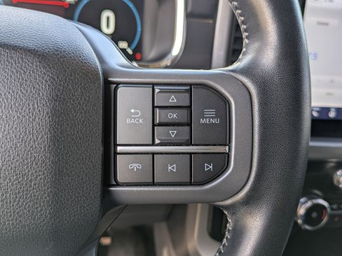 Used 2023 Ford F150 Lariat w/ Trailer Tow Package image 19