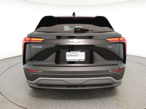 Used 2025 Chevrolet Blazer EV LT image 5
