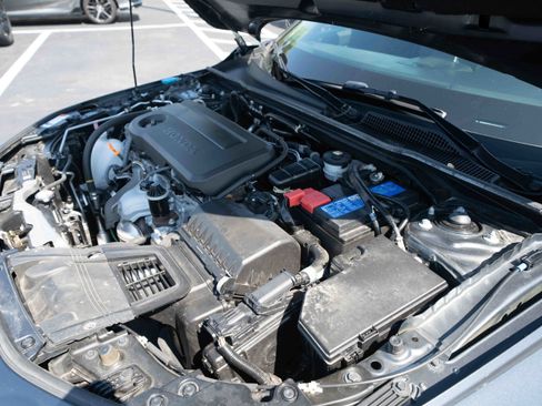 Used 2025 Honda Civic Sport image 32