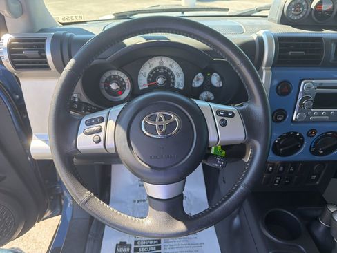 Used 2012 Toyota FJ Cruiser 4WD w/ Upgrade Pkg image 11