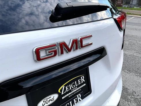 Used 2024 GMC Terrain SLE w/ Elevation Edition FWD image 30