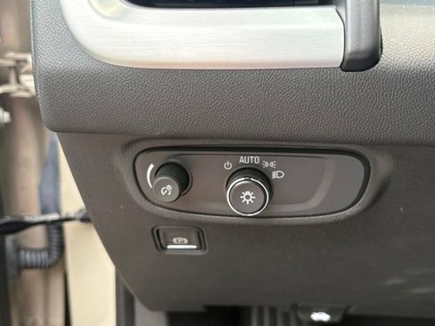 Used 2023 GMC Terrain SLE w/ Driver Convenience Package FWD image 33