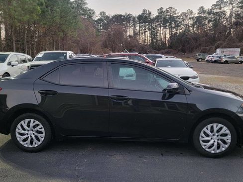 Used 2019 Toyota Corolla LE image 4