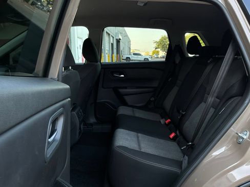 Used 2025 Nissan Rogue SV FWD image 12