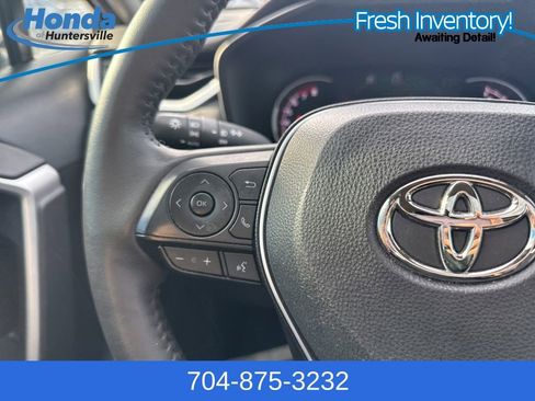 Used 2023 Toyota RAV4 XLE Premium image 25