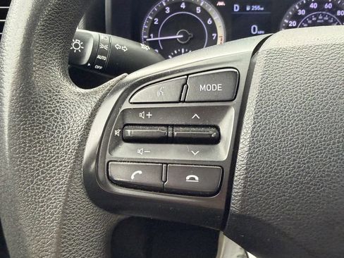 Used 2020 Hyundai Venue SE FWD image 19