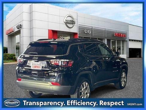 Used 2023 Jeep Compass Latitude AWD/4WD image 6