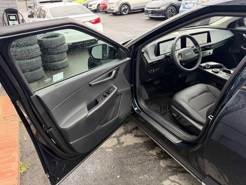 Used 2024 Kia EV6 Light AWD/4WD image 9