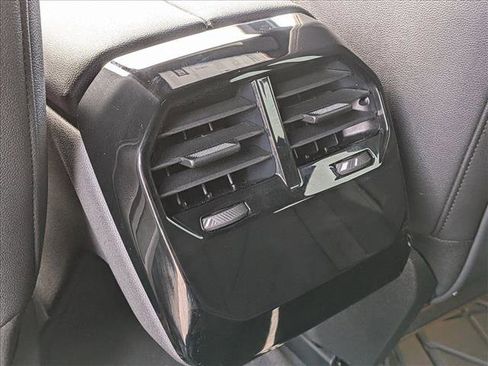 Used 2026 BMW iX xDrive45 image 17