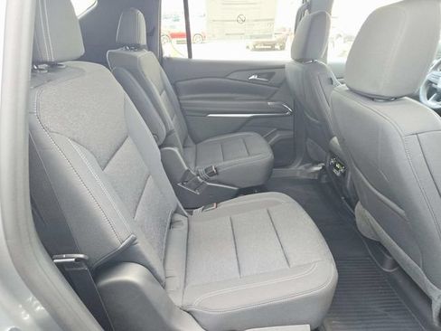 New 2027 Chevrolet Traverse LT w/ Sun and Wheel Package AWD/4WD image 17