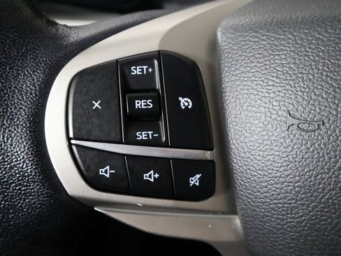 Used 2022 Ford Explorer XLT image 42