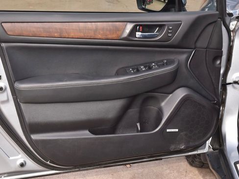 Used 2017 Subaru Outback 2.5i Limited image 35