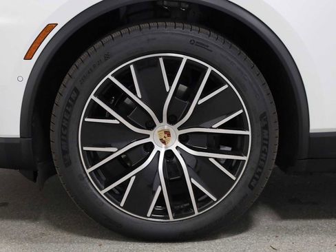 New 2026 Porsche Macan 4 Electric AWD/4WD image 37