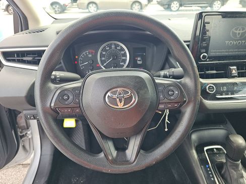 Used 2022 Toyota Corolla LE FWD image 11