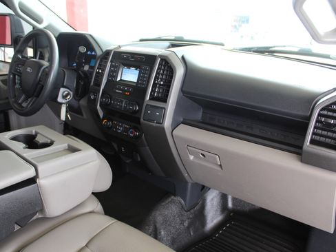 Used 2022 Ford F250 XL w/ Power Equipment Group RWD image 16