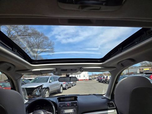 Used 2016 Subaru Forester 2.5i Premium w/ All-Weather Package image 9