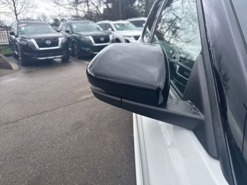 Used 2023 Ford Explorer Limited w/ Limited Technology Package image 38