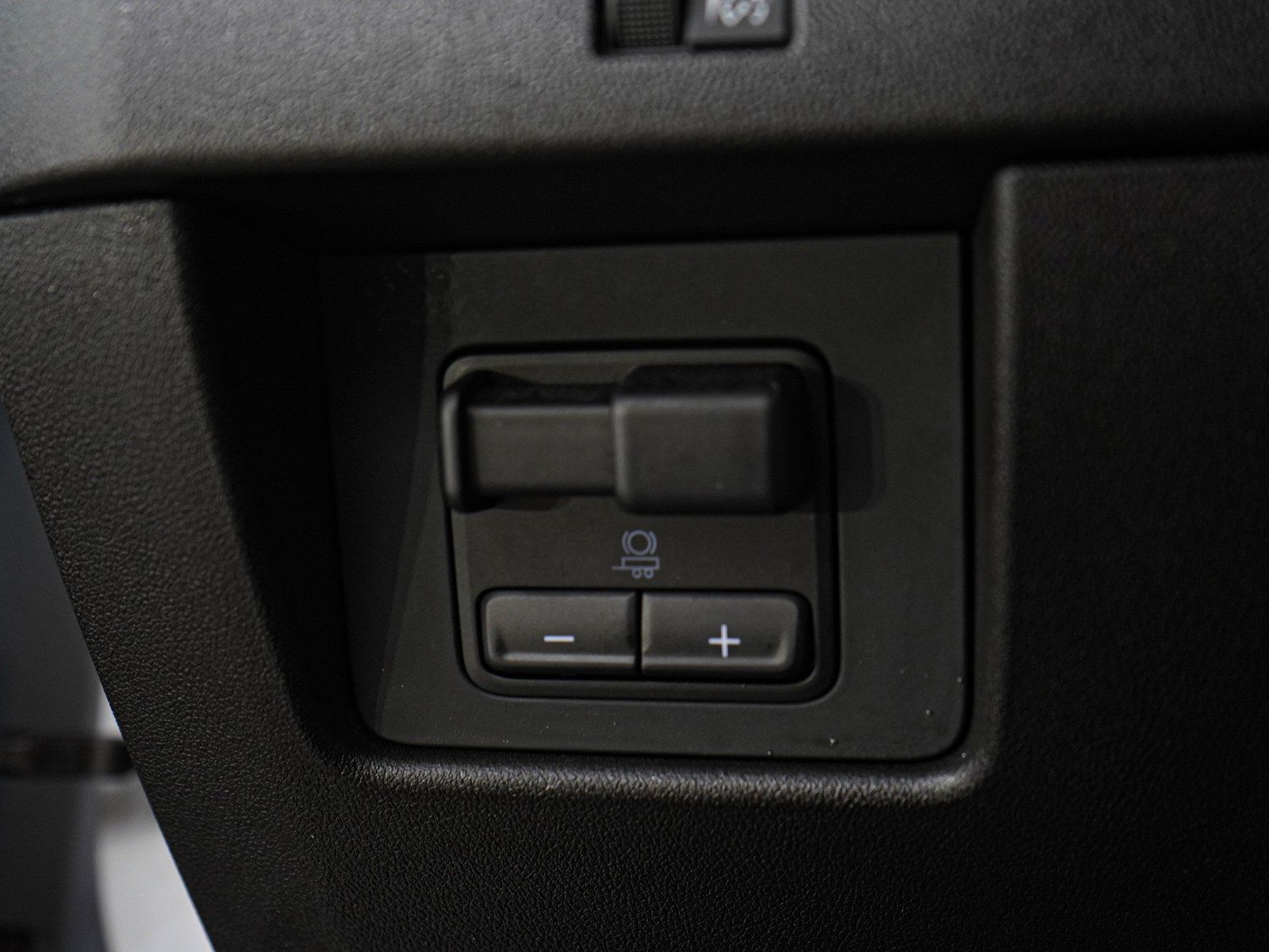 Used 2025 GMC Canyon Elevation w/ Convenience Package AWD/4WD image 25