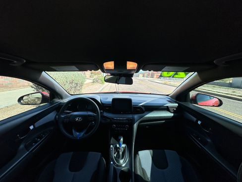 Used 2020 Hyundai Veloster 2.0 image 12