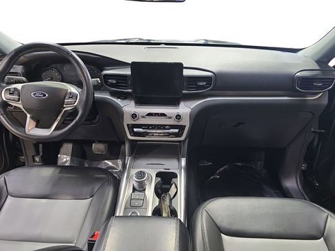 Used 2023 Ford Explorer XLT w/ Equipment Group 202A image 11