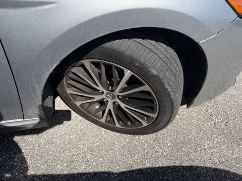 Used 2019 Toyota Camry SE FWD image 11