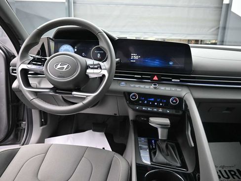 Used 2024 Hyundai Elantra SEL w/ Convenience Package FWD image 14