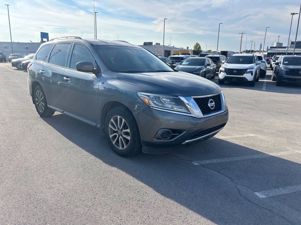 Used 2015 Nissan Pathfinder S FWD image 3