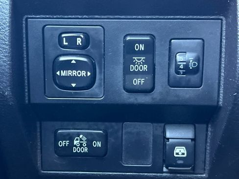 Used 2015 Toyota Tundra SR5 image 28