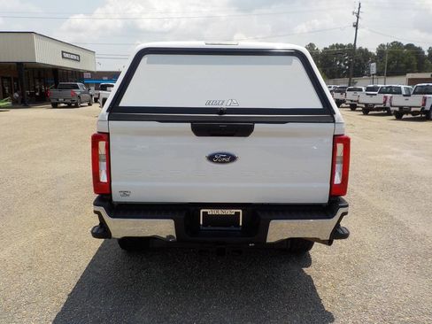 Used 2023 Ford F250 XLT AWD/4WD image 4