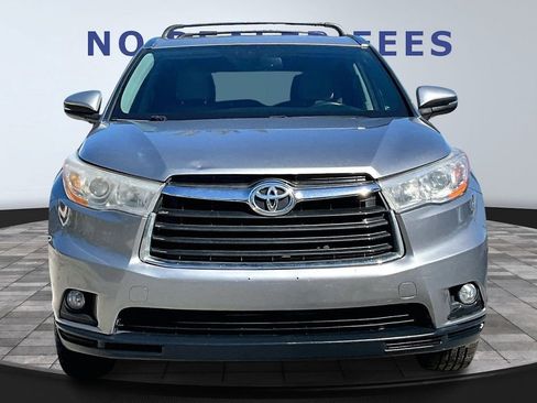 Used 2014 Toyota Highlander XLE image 2