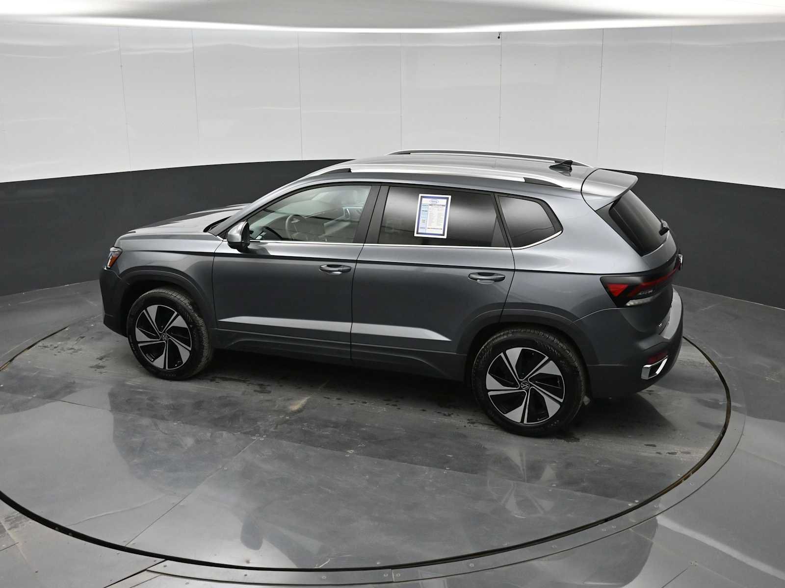 Used 2026 Volkswagen Taos SE AWD/4WD image 29