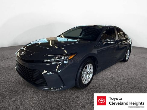 Used 2025 Toyota Camry LE image 1