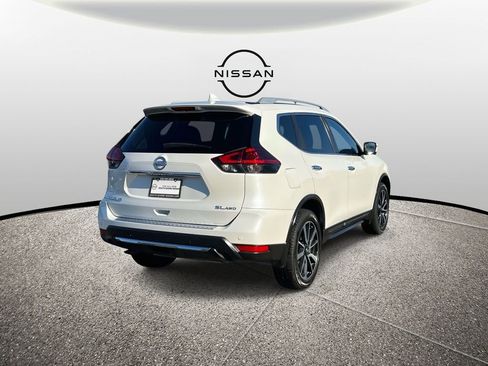 Used 2019 Nissan Rogue SL w/ Premium Package image 6