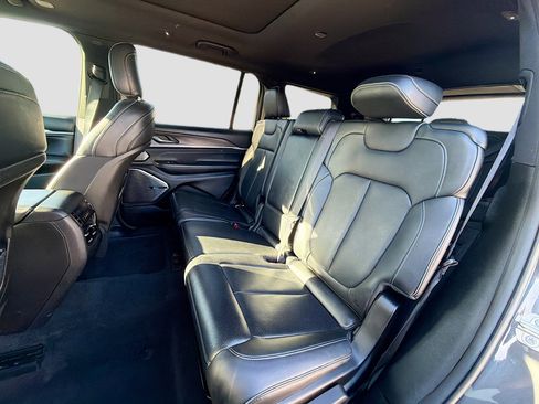 Used 2022 Jeep Grand Cherokee L Overland image 23