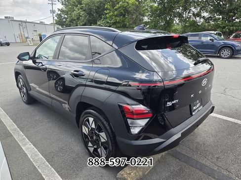 Used 2025 Hyundai Kona SEL FWD image 4