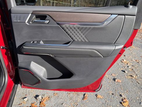 Used 2024 GMC Acadia Denali w/ Super Cruise Package image 12