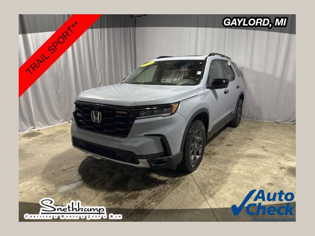 Used 2024 Honda Pilot TrailSport image 1