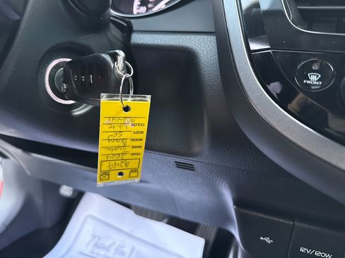 Used 2024 Toyota Camry SE image 30