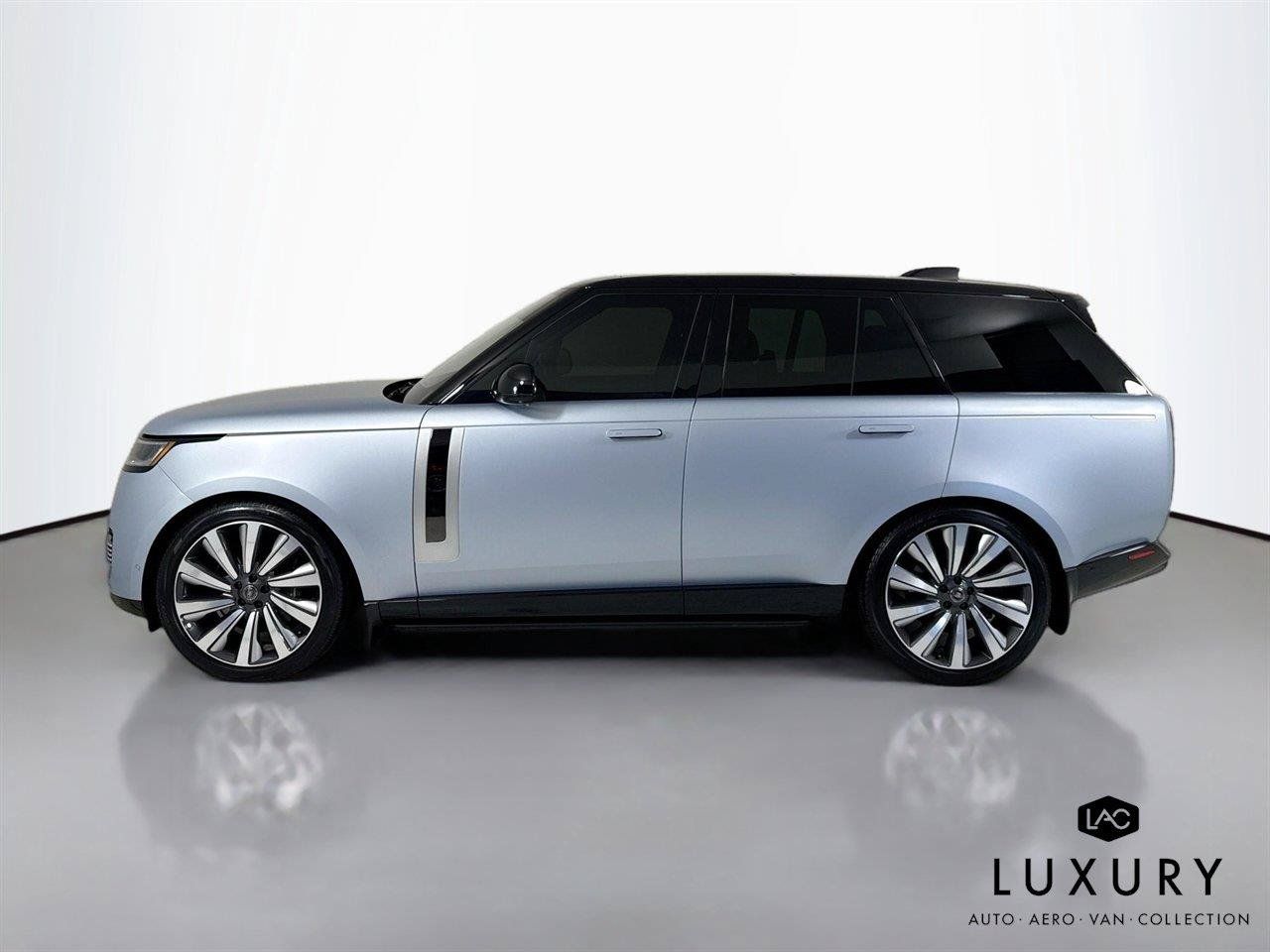 Used 2023 Land Rover Range Rover SV AWD/4WD image 8