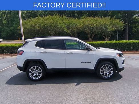 Certified 2023 Jeep Compass Latitude w/ Sun and Sound Group AWD/4WD image 6