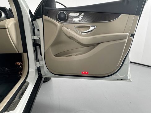 Used 2019 Mercedes-Benz GLC 300 4MATIC image 22