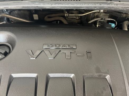 Used 2018 Toyota Corolla XLE FWD image 12
