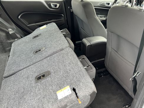 Used 2016 Ford Fiesta SE image 19