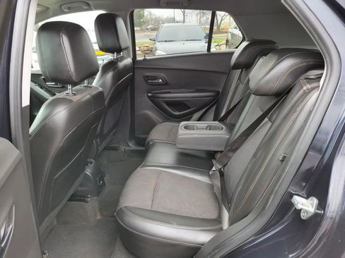 Used 2021 Chevrolet Trax LT AWD/4WD image 4