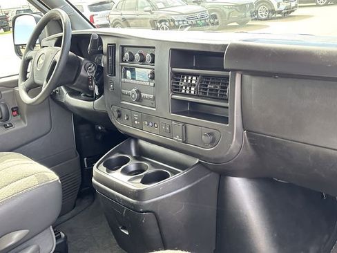 Used 2025 Chevrolet Express 3500 LT w/ LT Preferred Equipment Group image 29