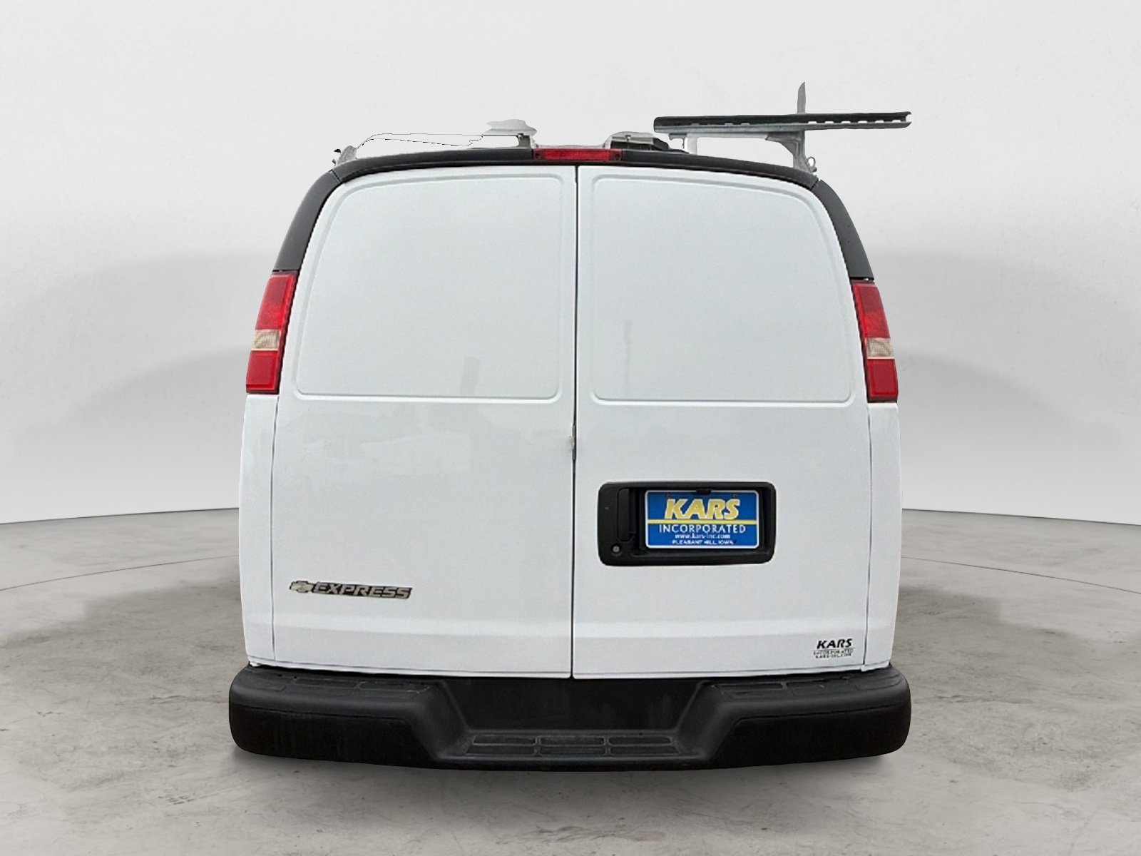 Used 2015 Chevrolet Express 2500 RWD image 5